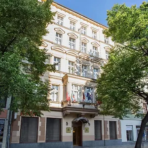 rezervați aici